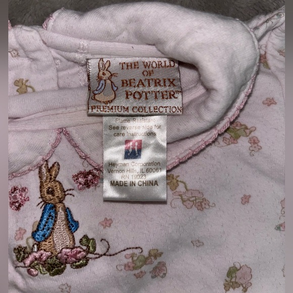 Vintage Peter Rabbit “The World of Beatrix Potter” baby onesie - Picture 5 of 6